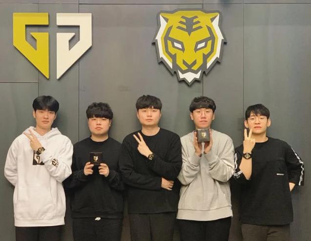 内线得分不 内线得分不